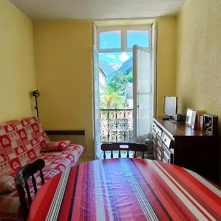 2 Pieces 4/6 Pers Centre Ville, Balcon, Cuisine Equipee, Parking - Fr-1-234-130 *